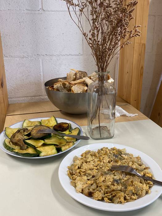 Hausnarketa eta ahizpatasuna 9 1757923148164