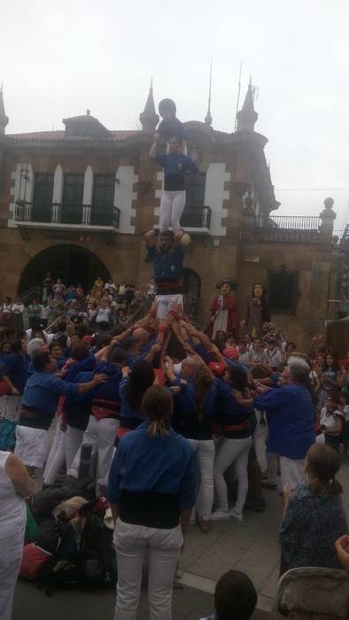 Castellersek, bertsolariek,  8 1503688330689