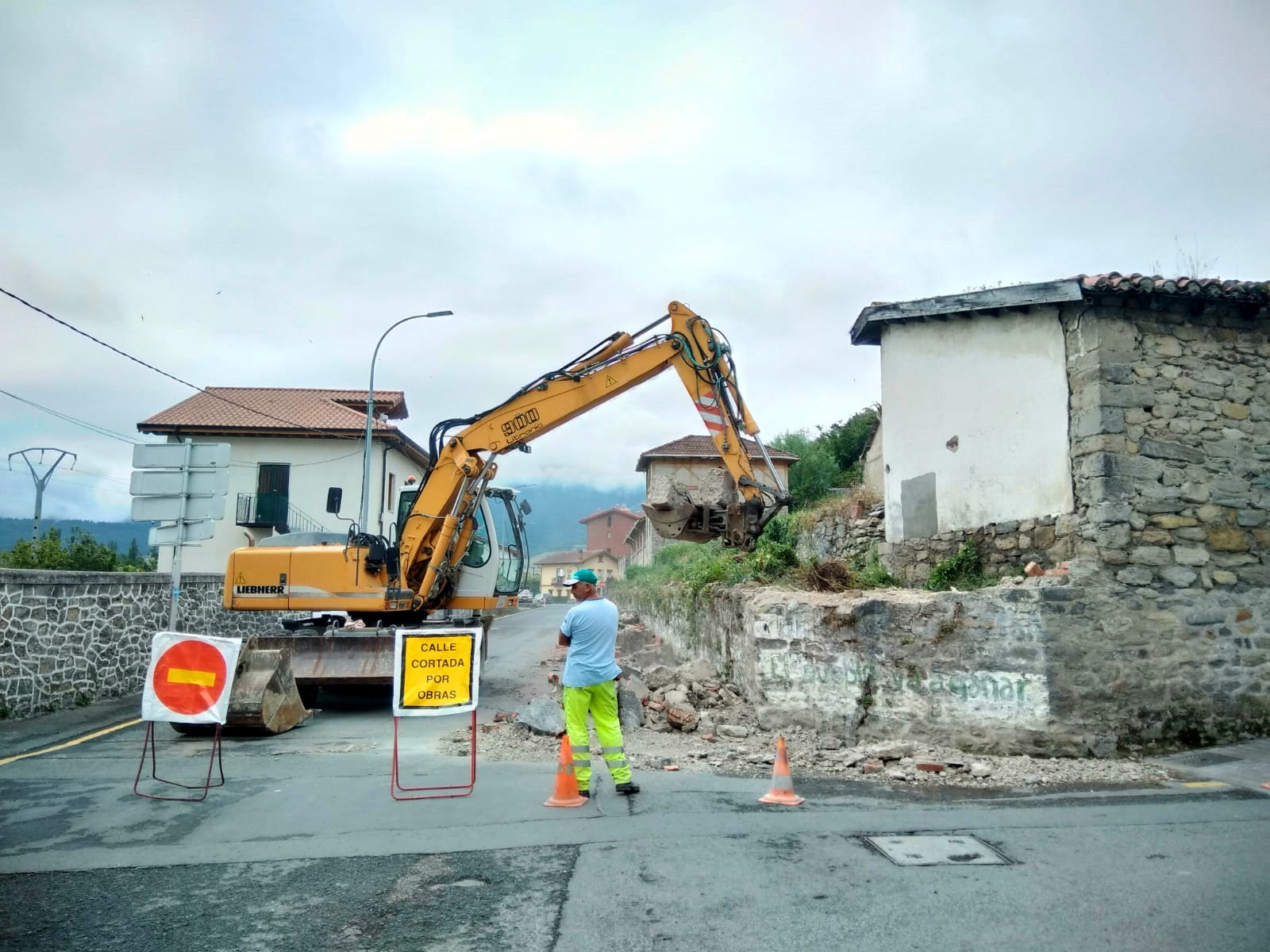 Hasi dira dagoeneko Ctra. Vitoria kalea urbanizatzeko lanak