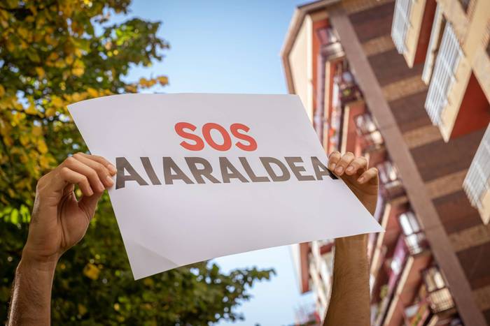 Aldundiaren bulegoak okupatu 13 1760702700376