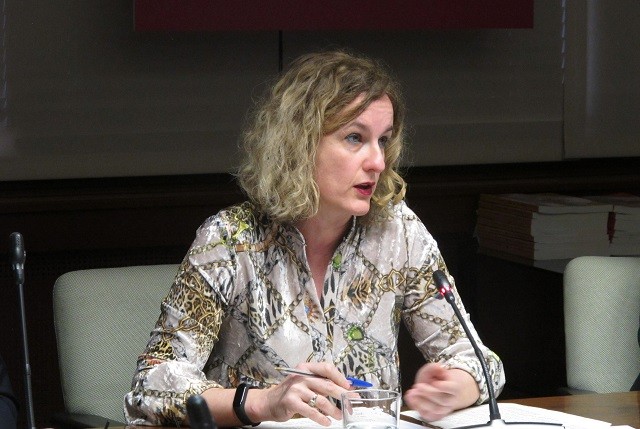 Cristina González: “2019an enplegu publikorako eskaintza baterako deialdia egingo dugu urteko lehen hilabeteetako lanpostu hutsak betetzeko”