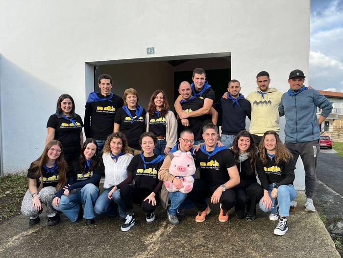 Herri giroan ospatu dituzte  36 1762718769316