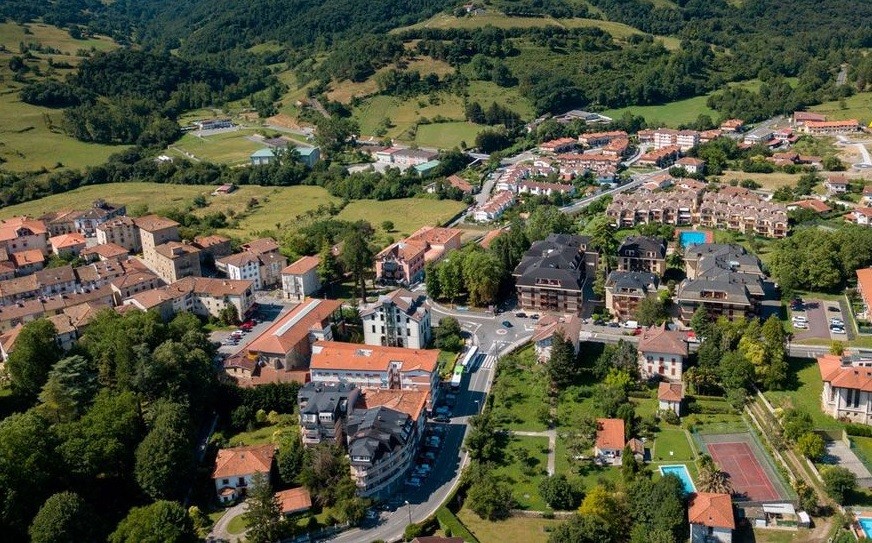 Artziniegako Udalak herritarren parte-hartzea sustatzeko bi prozesu abiatu ditu