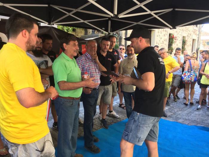 Auto klasikoen erakustaldiar 6 1501334135722