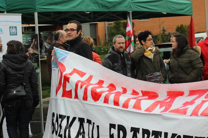 Dozenaka lagun atera dira ka 5 1521978332208