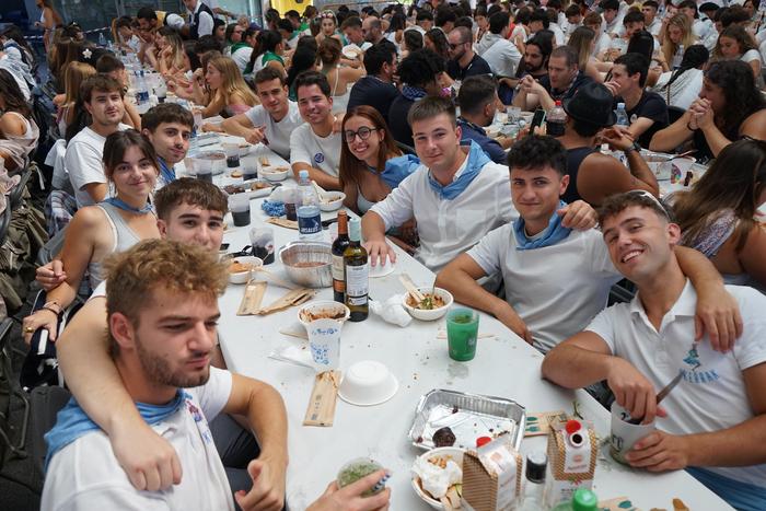 Jendetza batu da kuadrillen  36 1756401936004