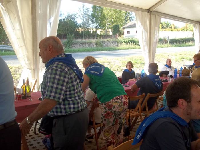 Auzokide ugarik hartu zuten  14 1506366269892