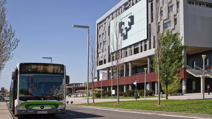 Aiaraldeko familia eta ikasleak antolatzen hasi dira Leioako Campusera garraio publiko zuzena eskatzeko