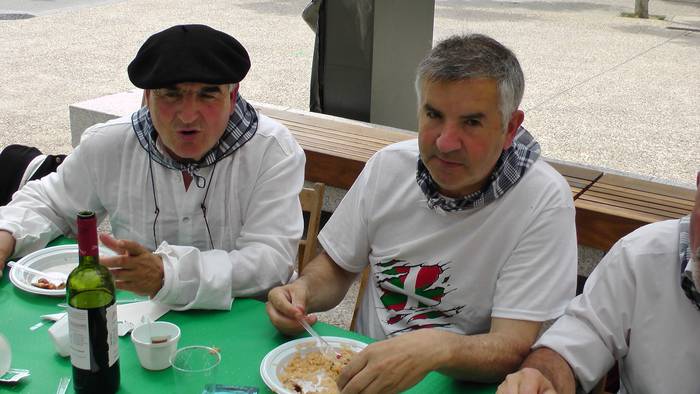 Dantza taldeak taldeak izan  143 1496055541355