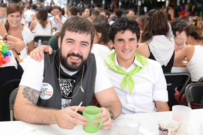 Aldai plaza txiki geratu da  154 1503895322124