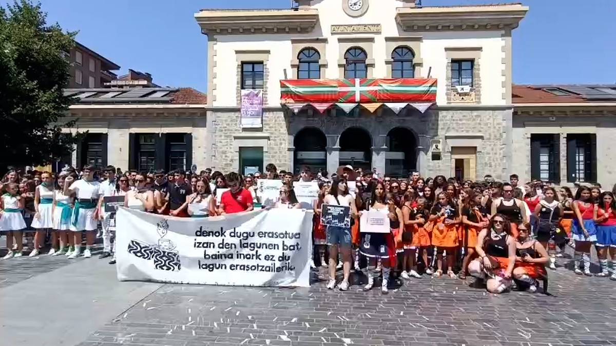 "Poteo Ibizenco"-aren aurrean emandako erantzunean berretsi eta Mugimendu Feminista kriminalizatzeko saiakera salatu dute