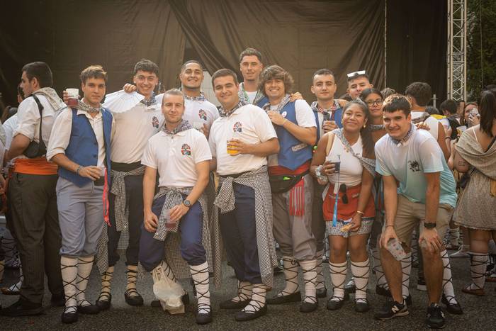 Festa-giro goria piztu du La 3 1755256925165