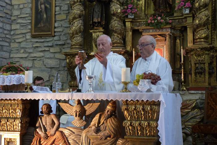 Auzokide ugarik hartu zuten  57 1506366595847