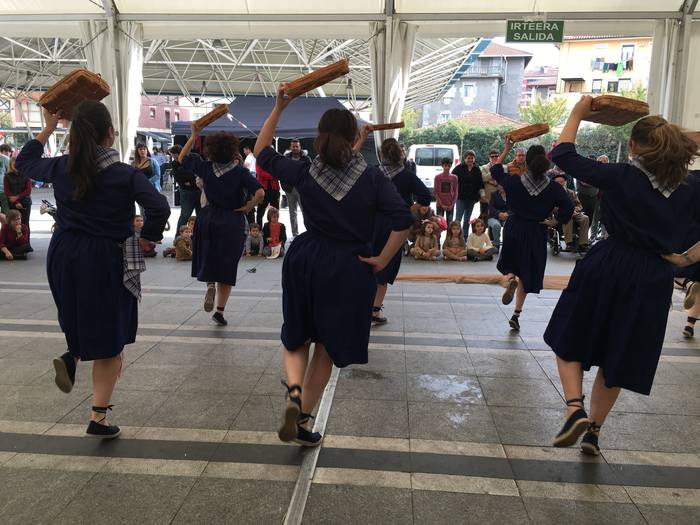 Errefuxiatuen aldeko jaia