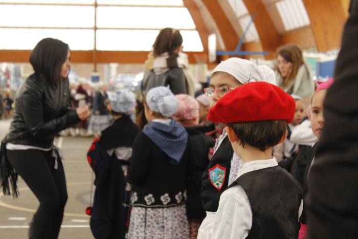 Dantzari Egunak herriguneko  9 1521466215722