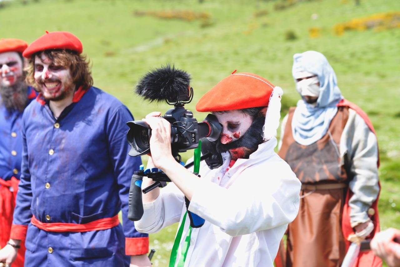“Ostiralean Faktorian proiektatuko dena ez da beldurrezko filma, zonbiak, momiak eta banpiroak agertzen diren arren”