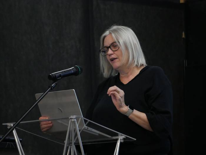 Eletik alera, Europako hizku 57 1759330610503