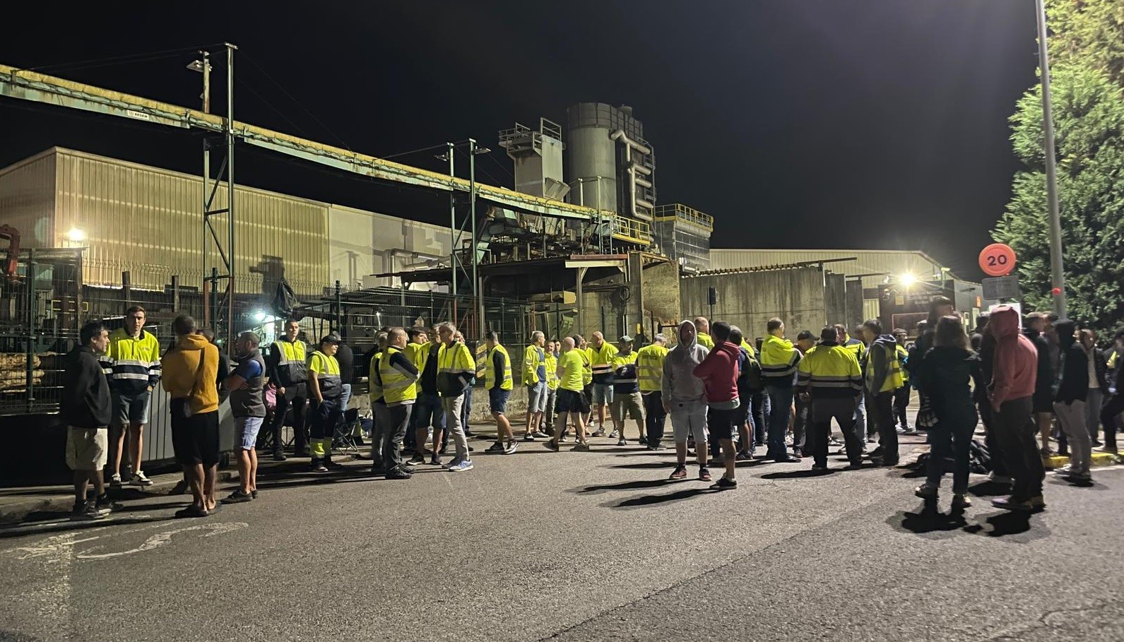 ELAk salatu du Garnicak ez duela frogatu arrazoi objektiborik kaleratzeak egiteko Maderas de Llodion, produkzioa handitu baita