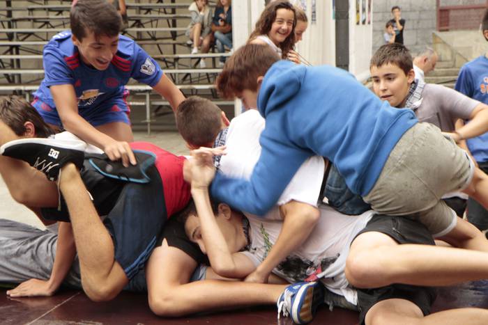 Suziria piztuta lehertu da j 71 1502906805892