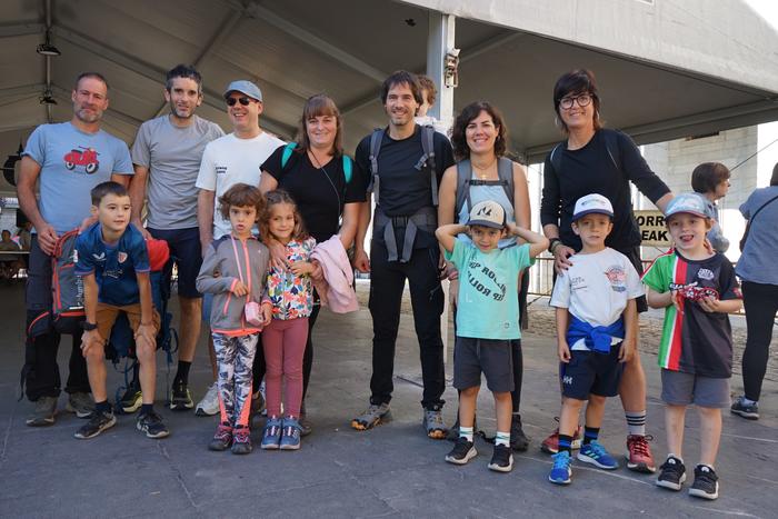 Adin guztietako mendizaleek  16 1760277060509