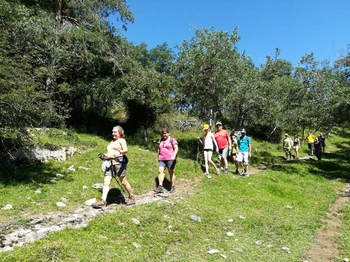 Eguzkia lagun, jende ugari b 48 1501332698585