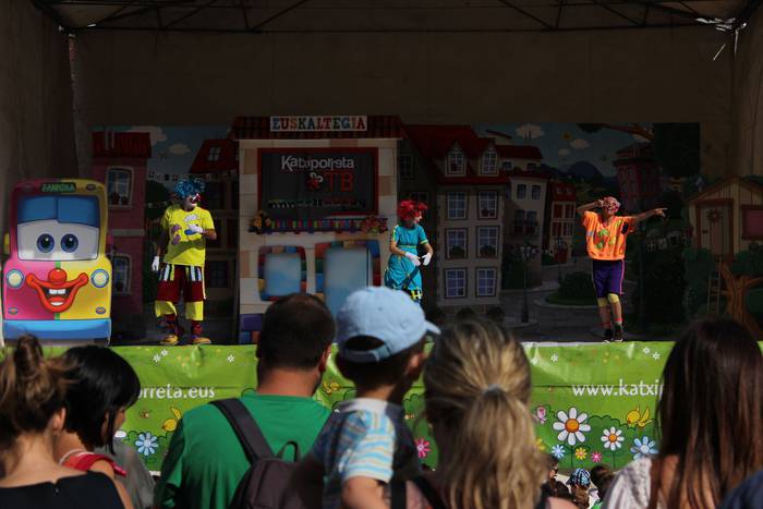 Ilusioa eta muxuak banatu di 5 1499276741164