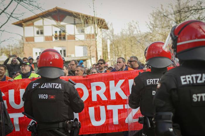 Ertzaintzaren polizia-lerroa 22 1771934194295