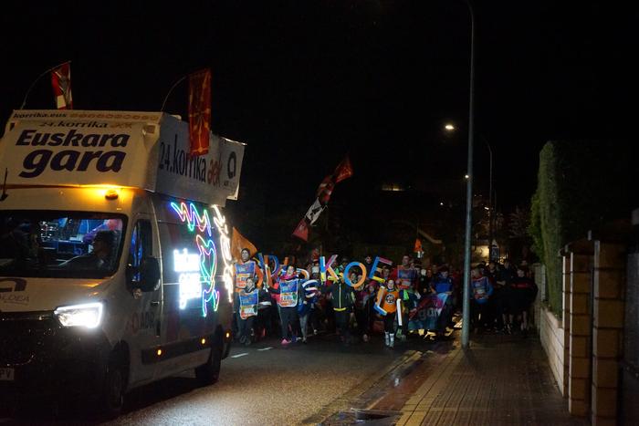 Ehunka lagun atera ditu Korr 48 1774597541817