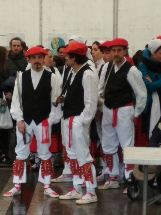 Baserria herrigunera jaitsi  25 1517785450383