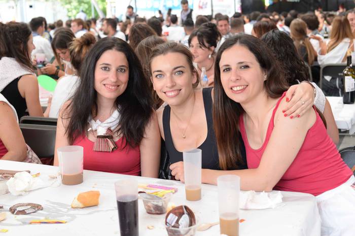 Aldai plaza txiki geratu da  152 1503895299021