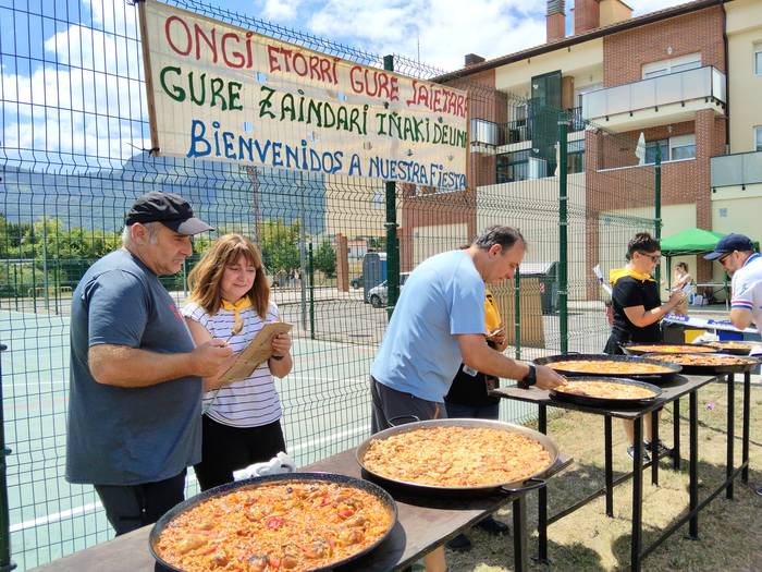 Paella, tortilla eta jokoak  43 1754350728855