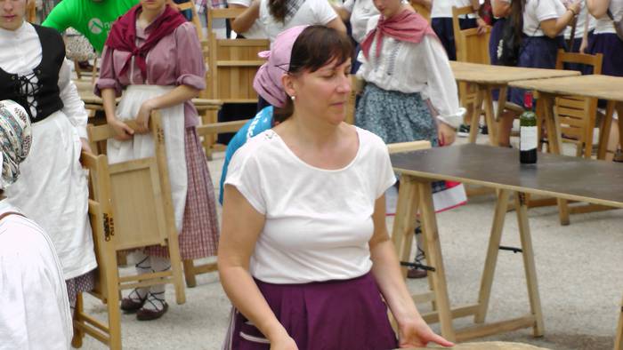 Dantza taldeak taldeak izan  184 1496056931140