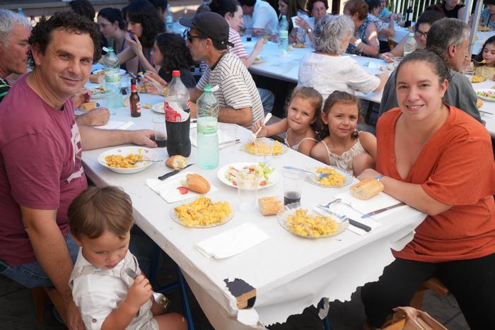 Zuhatzako jaietan paella iza 31 1753010006402