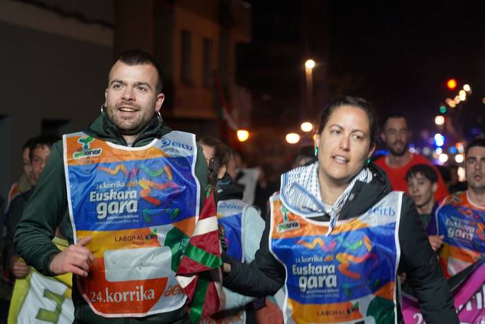 Aldarrikapenez eta pirotekni 242 1774615770328