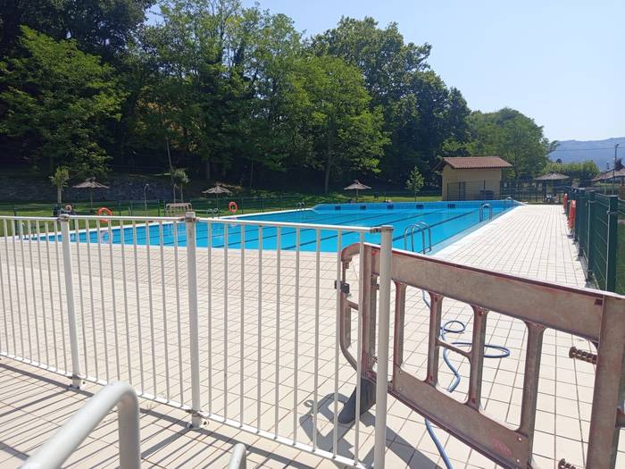 Urduñako igerilekuak itxi dituzte uretan gorotz berri bat aurkitu ostean