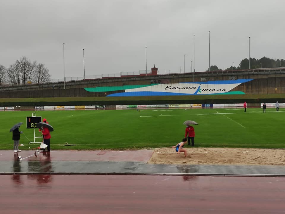 Marka pertsonalak hautsi zituzten Laudio Atletismo Taldeko kideek Basaurin