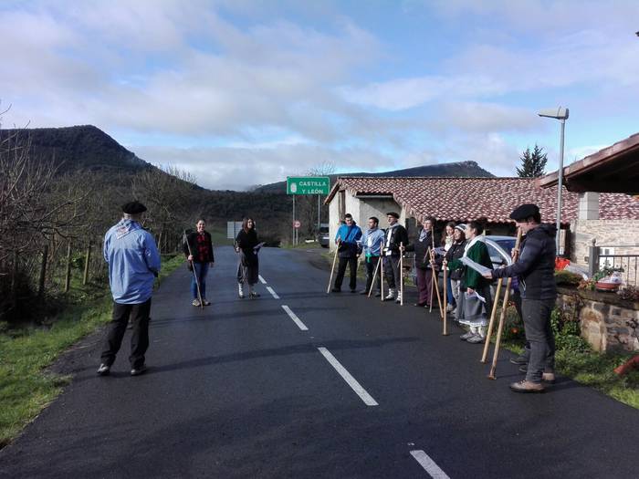 Agate Deunaren bezpera Santa Koloman