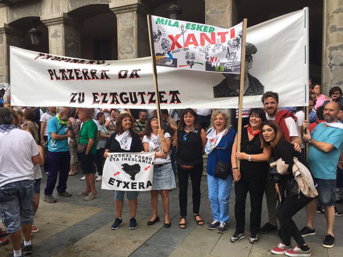 Suziria piztuta lehertu da j 35 1502792924426