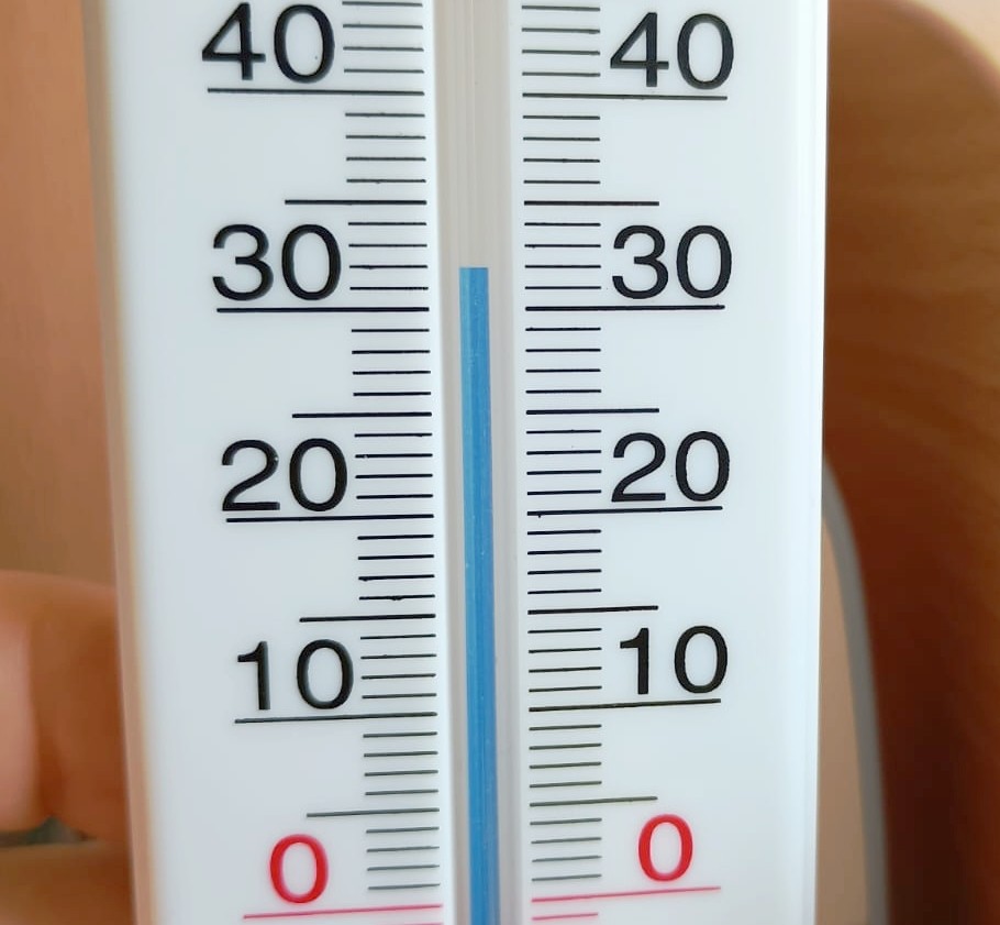 32°-ko tenperaturak izan ostean, Amurrioko Tipi-Tapa Haurreskolako gurasoek sinadurak bilketa abiatu dute neurriak exijitzeko