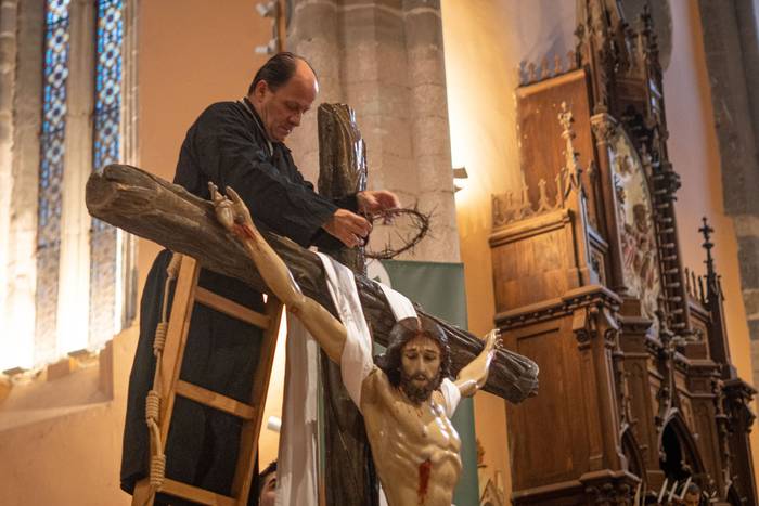 Gurutzetik jaitsi dute Urduñ 10 1775241162648