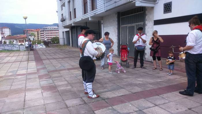 Dantza taldeak taldeak izan  234 1496057533421