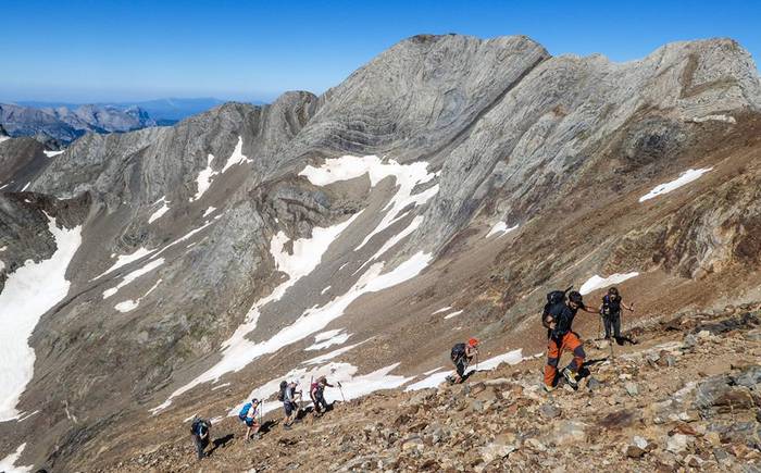 Piriniotan ibili dira Mendik 22 1500367680004