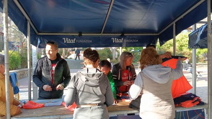 Ehunka lagunek parte hartu d 20 1774179105509