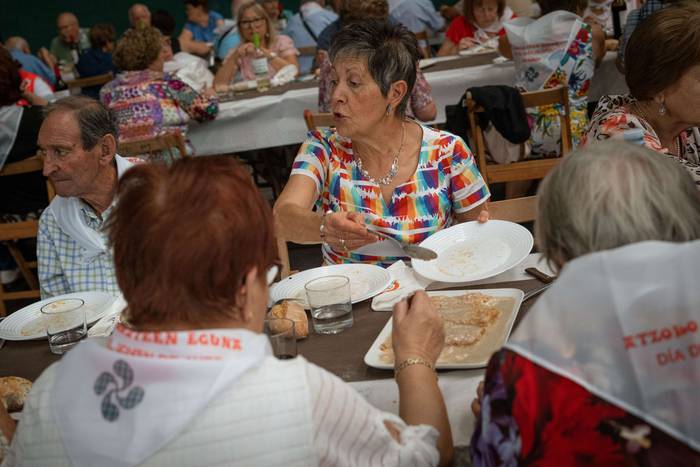 Haur eta nagusiak izan dira  70 1755092690442