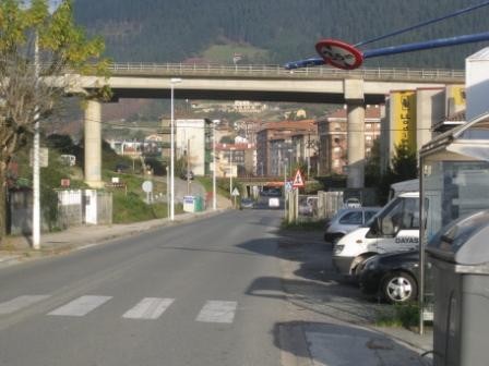 Gasteiz kaleko matxura konpontzeko, trafikoa moztuta