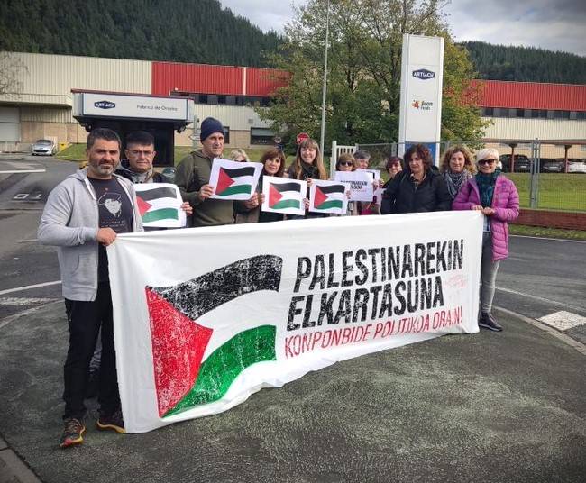 Artiacheko langileek eskatu diote enpresari uko egiteko Israelen saltzen duen produkzio apurrari