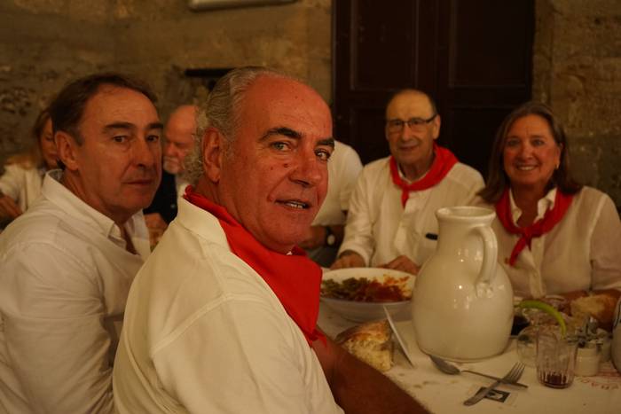 Ehunka kofrade bildu dira el 32 1756714028025