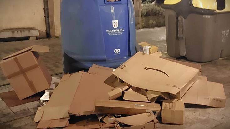 Artziniegako Udalak eskutitza bidali dio Garapen Ekonomikorako foru diputatuari, kartoi eta paper bilketa zerbitzua konpondu dezan