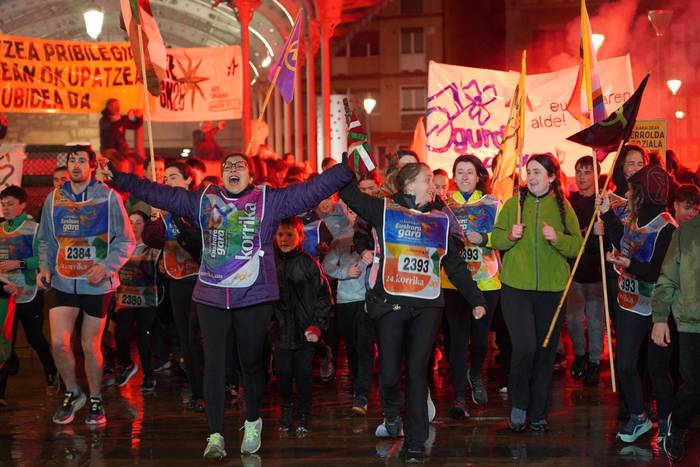 Aldarrikapenez eta pirotekni 187 1774615670940