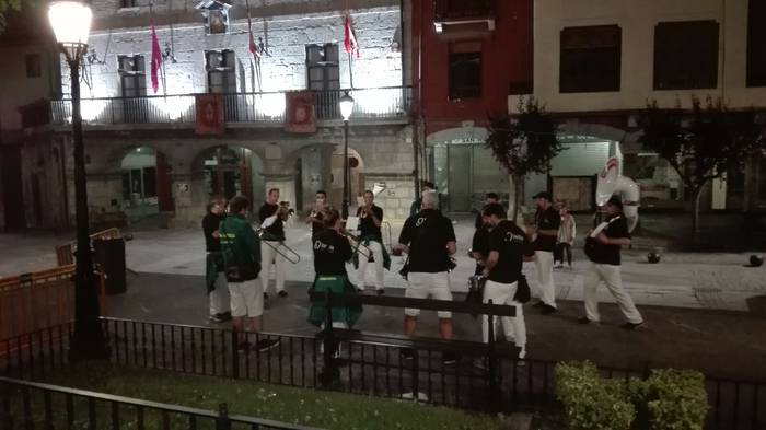 Jendetza eta giro ona nagusi 121 1494849905280